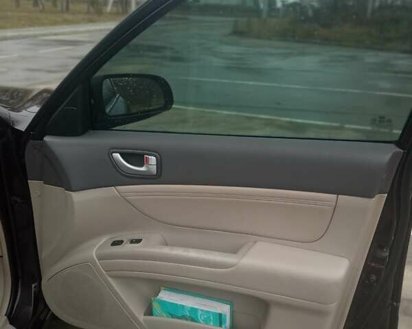 Коричневый Хендай Соната, объемом двигателя 2.4 л и пробегом 408 тыс. км за 5300 $, фото 8 на Automoto.ua