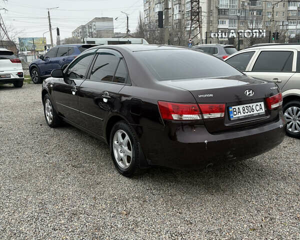 Коричневий Хендай Соната, об'ємом двигуна 2 л та пробігом 240 тис. км за 5900 $, фото 3 на Automoto.ua