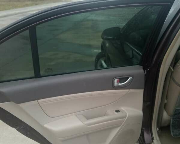 Коричневый Хендай Соната, объемом двигателя 2.4 л и пробегом 408 тыс. км за 5300 $, фото 9 на Automoto.ua