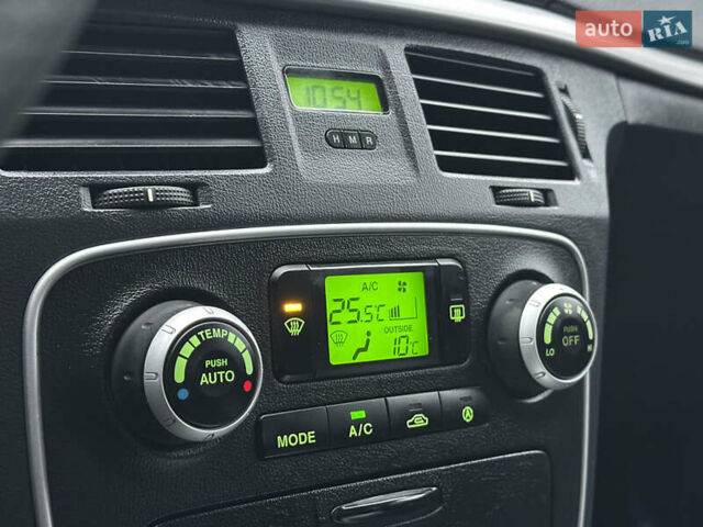 Коричневый Хендай Соната, объемом двигателя 2 л и пробегом 243 тыс. км за 5950 $, фото 23 на Automoto.ua