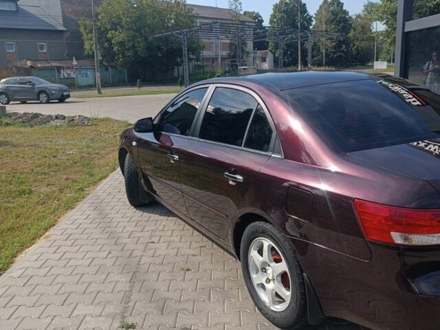 Коричневый Хендай Соната, объемом двигателя 2 л и пробегом 180 тыс. км за 5400 $, фото 3 на Automoto.ua