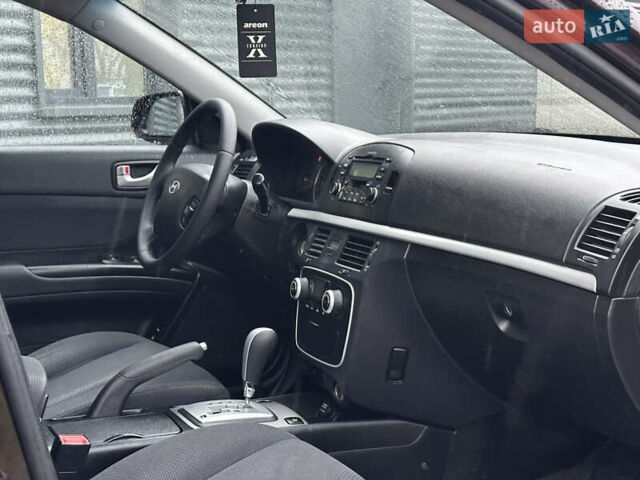 Коричневый Хендай Соната, объемом двигателя 2 л и пробегом 243 тыс. км за 5950 $, фото 17 на Automoto.ua