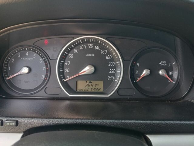 Коричневый Хендай Соната, объемом двигателя 2 л и пробегом 180 тыс. км за 5400 $, фото 7 на Automoto.ua