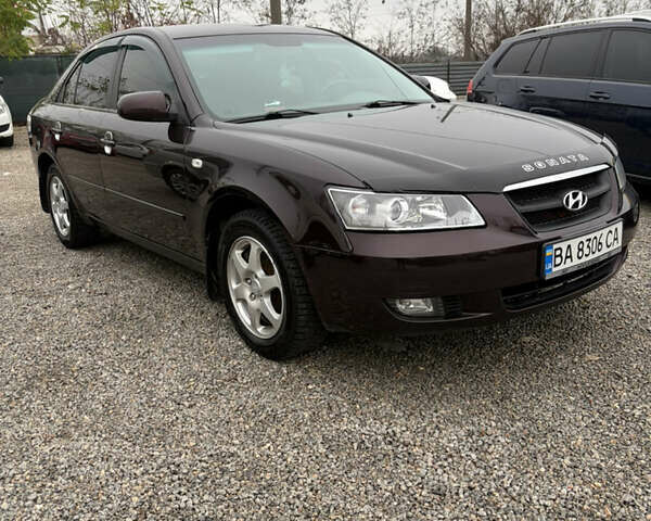 Коричневий Хендай Соната, об'ємом двигуна 2 л та пробігом 240 тис. км за 5900 $, фото 1 на Automoto.ua