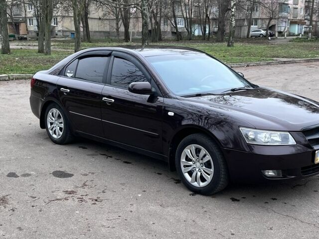 Коричневий Хендай Соната, об'ємом двигуна 2 л та пробігом 219 тис. км за 6400 $, фото 2 на Automoto.ua