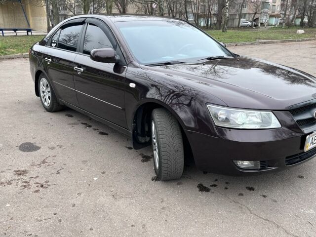 Коричневий Хендай Соната, об'ємом двигуна 2 л та пробігом 219 тис. км за 6400 $, фото 8 на Automoto.ua