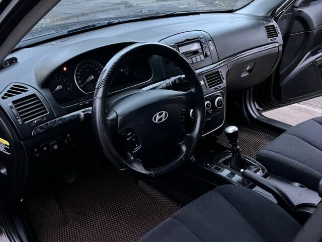 Коричневий Хендай Соната, об'ємом двигуна 2 л та пробігом 219 тис. км за 6400 $, фото 10 на Automoto.ua