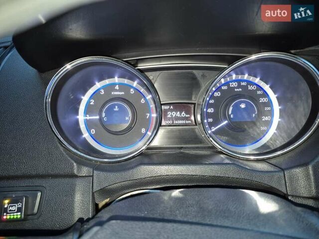 Коричневий Хендай Соната, об'ємом двигуна 2 л та пробігом 264 тис. км за 8000 $, фото 33 на Automoto.ua