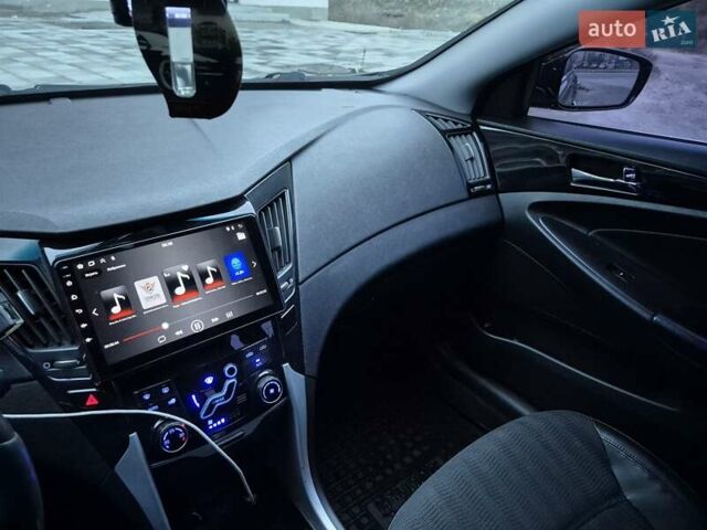 Коричневий Хендай Соната, об'ємом двигуна 2 л та пробігом 264 тис. км за 8000 $, фото 17 на Automoto.ua