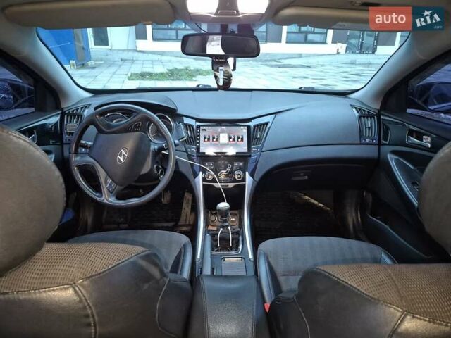 Коричневий Хендай Соната, об'ємом двигуна 2 л та пробігом 264 тис. км за 8000 $, фото 13 на Automoto.ua