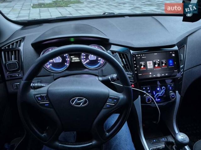 Коричневий Хендай Соната, об'ємом двигуна 2 л та пробігом 264 тис. км за 8000 $, фото 18 на Automoto.ua