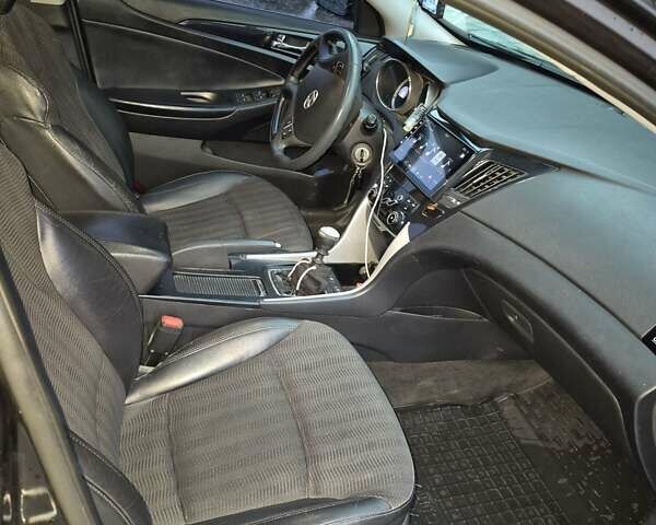 Коричневий Хендай Соната, об'ємом двигуна 2 л та пробігом 264 тис. км за 8000 $, фото 8 на Automoto.ua