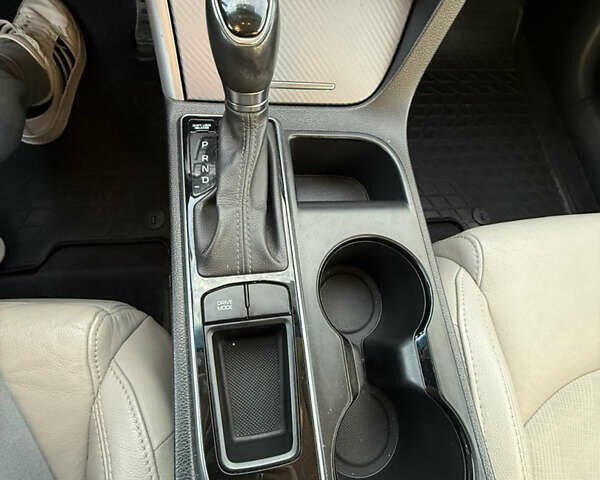 Коричневый Хендай Соната, объемом двигателя 2.4 л и пробегом 112 тыс. км за 10999 $, фото 9 на Automoto.ua