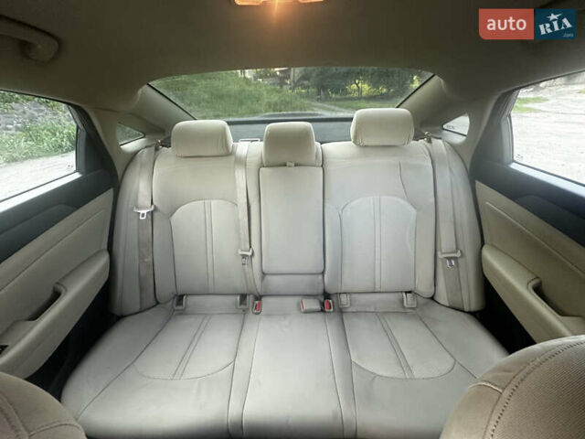 Коричневий Хендай Соната, об'ємом двигуна 2.36 л та пробігом 213 тис. км за 9999 $, фото 17 на Automoto.ua