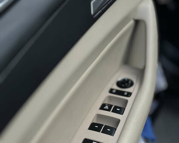 Коричневий Хендай Соната, об'ємом двигуна 2.36 л та пробігом 213 тис. км за 9999 $, фото 7 на Automoto.ua