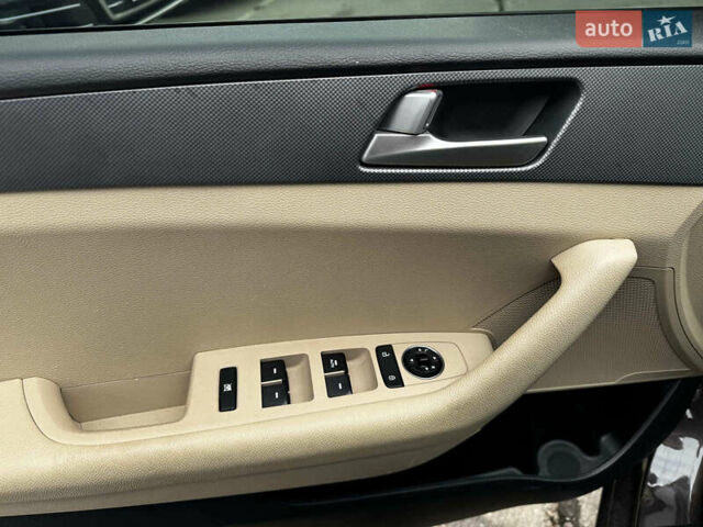 Коричневый Хендай Соната, объемом двигателя 2.4 л и пробегом 129 тыс. км за 11990 $, фото 9 на Automoto.ua