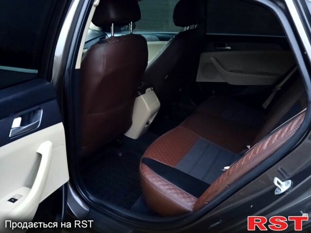 Коричневый Хендай Соната, объемом двигателя 2.4 л и пробегом 240 тыс. км за 11500 $, фото 9 на Automoto.ua