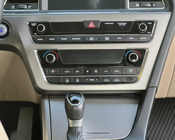 Коричневий Хендай Соната, об'ємом двигуна 2.4 л та пробігом 33 тис. км за 19712 $, фото 5 на Automoto.ua