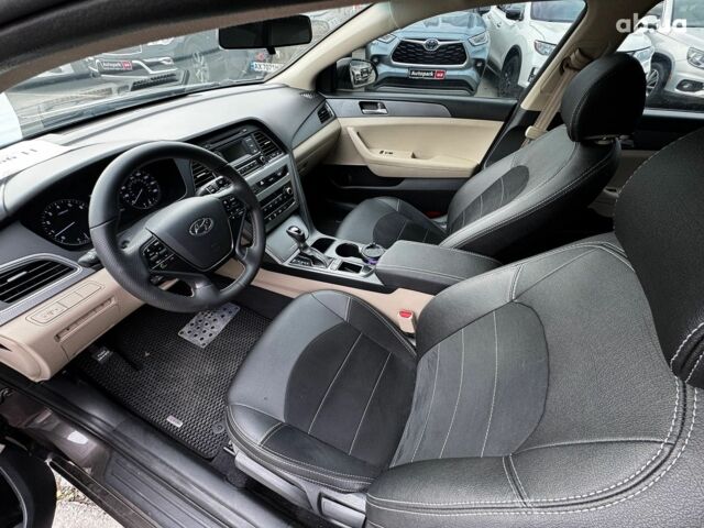 Хендай Соната 2017 в Харькове на Automoto.ua Коричневый Хендай Соната, объемом двигателя 2.4 л и пробегом 129 тыс. км за 11990 $, фото 8 на Automoto.ua