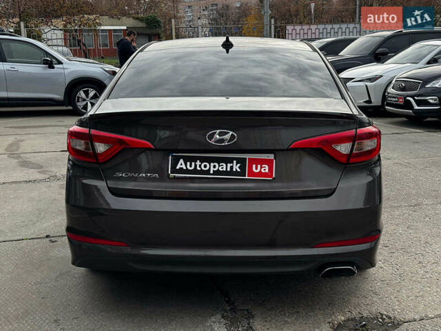 Коричневый Хендай Соната, объемом двигателя 2.4 л и пробегом 129 тыс. км за 11990 $, фото 3 на Automoto.ua