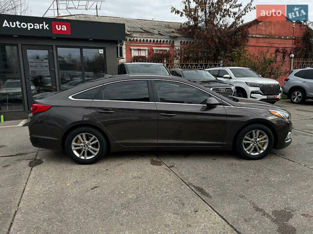 Коричневый Хендай Соната, объемом двигателя 2.4 л и пробегом 129 тыс. км за 11990 $, фото 5 на Automoto.ua