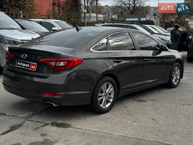 Коричневый Хендай Соната, объемом двигателя 2.4 л и пробегом 129 тыс. км за 11990 $, фото 4 на Automoto.ua