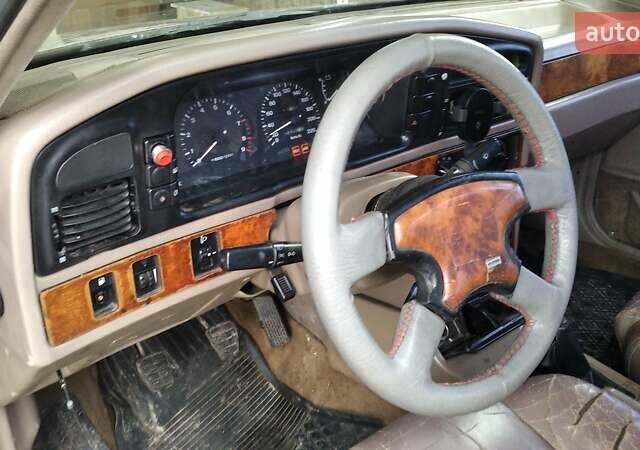 Хендай Соната 1993 в Львове на Automoto.ua Красный Хендай Соната, объемом двигателя 2 л и пробегом 359 тыс. км за 1300 $, фото 1 на Automoto.ua