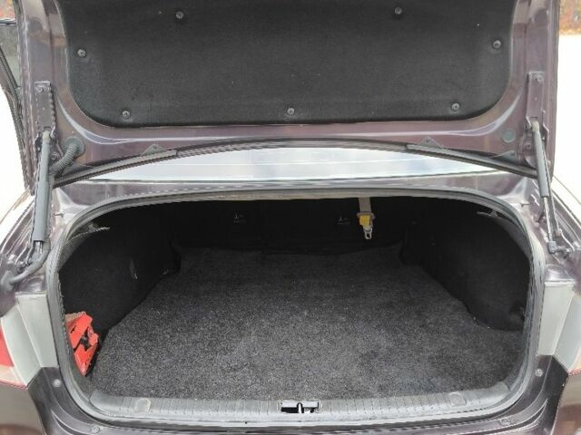 Красный Хендай Соната, объемом двигателя 0 л и пробегом 300 тыс. км за 3899 $, фото 22 на Automoto.ua