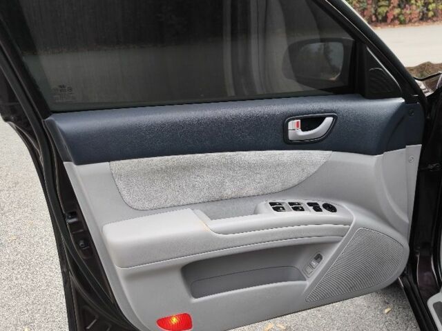 Красный Хендай Соната, объемом двигателя 0 л и пробегом 300 тыс. км за 3899 $, фото 20 на Automoto.ua