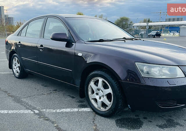 Красный Хендай Соната, объемом двигателя 2.4 л и пробегом 219 тыс. км за 6300 $, фото 5 на Automoto.ua