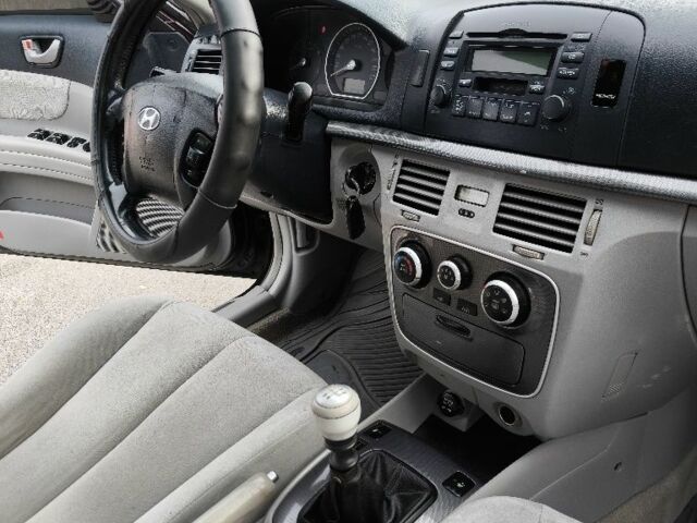 Красный Хендай Соната, объемом двигателя 0 л и пробегом 300 тыс. км за 3899 $, фото 16 на Automoto.ua