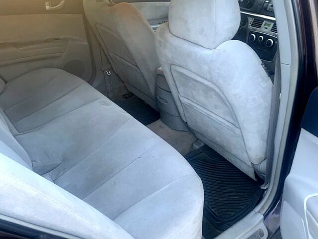 Червоний Хендай Соната, об'ємом двигуна 2.4 л та пробігом 300 тис. км за 2400 $, фото 2 на Automoto.ua