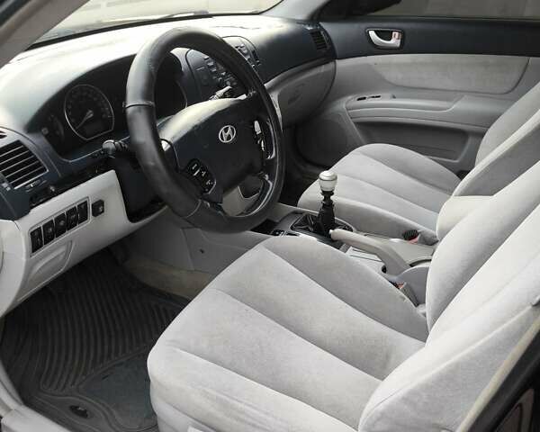 Красный Хендай Соната, объемом двигателя 2.36 л и пробегом 300 тыс. км за 3899 $, фото 18 на Automoto.ua