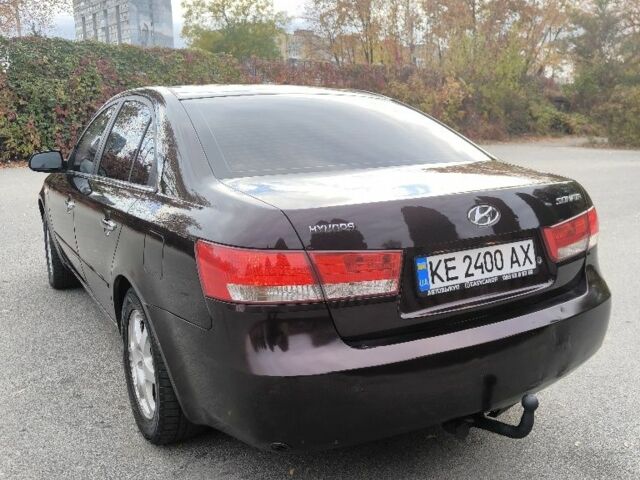 Красный Хендай Соната, объемом двигателя 0 л и пробегом 300 тыс. км за 3899 $, фото 6 на Automoto.ua