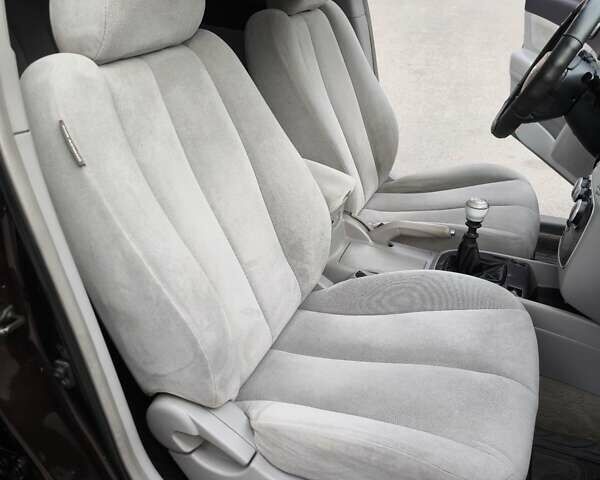 Красный Хендай Соната, объемом двигателя 2.36 л и пробегом 300 тыс. км за 3899 $, фото 22 на Automoto.ua