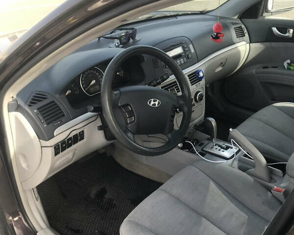 Красный Хендай Соната, объемом двигателя 2.4 л и пробегом 219 тыс. км за 6300 $, фото 7 на Automoto.ua