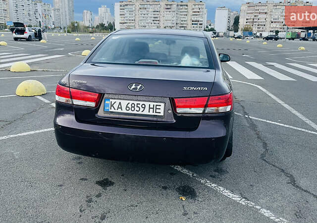 Красный Хендай Соната, объемом двигателя 2.4 л и пробегом 219 тыс. км за 6300 $, фото 3 на Automoto.ua