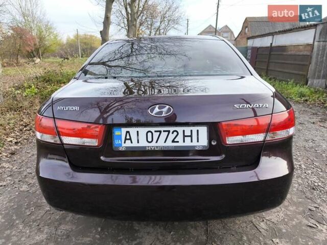 Червоний Хендай Соната, об'ємом двигуна 2 л та пробігом 280 тис. км за 4999 $, фото 14 на Automoto.ua
