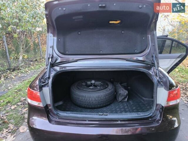 Червоний Хендай Соната, об'ємом двигуна 2 л та пробігом 280 тис. км за 4999 $, фото 23 на Automoto.ua