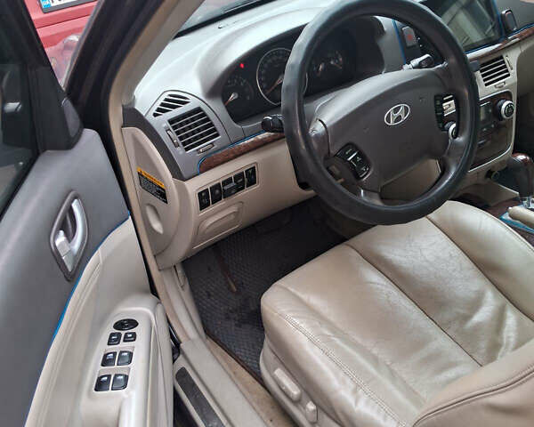 Красный Хендай Соната, объемом двигателя 2.36 л и пробегом 270 тыс. км за 6000 $, фото 5 на Automoto.ua