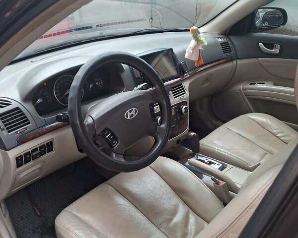 Красный Хендай Соната, объемом двигателя 2.36 л и пробегом 270 тыс. км за 6000 $, фото 2 на Automoto.ua