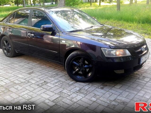 Красный Хендай Соната, объемом двигателя 3.3 л и пробегом 350 тыс. км за 5500 $, фото 3 на Automoto.ua