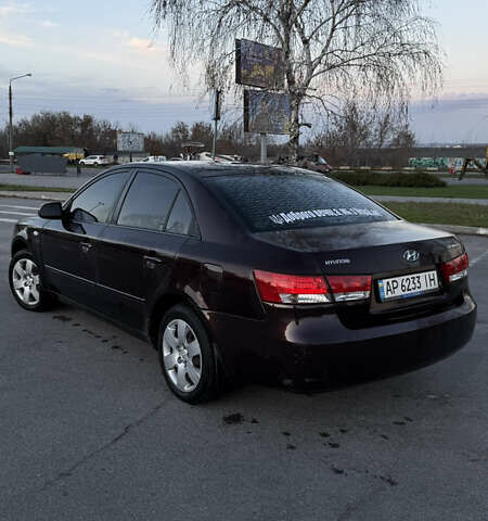 Червоний Хендай Соната, об'ємом двигуна 2 л та пробігом 225 тис. км за 5000 $, фото 5 на Automoto.ua