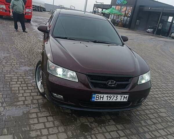 Красный Хендай Соната, объемом двигателя 2.4 л и пробегом 302 тыс. км за 6000 $, фото 2 на Automoto.ua