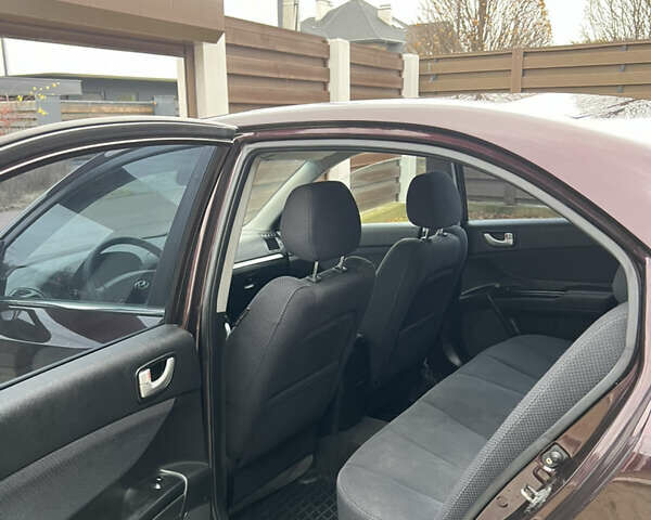 Красный Хендай Соната, объемом двигателя 2 л и пробегом 348 тыс. км за 6800 $, фото 20 на Automoto.ua