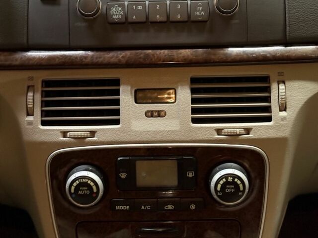 Червоний Хендай Соната, об'ємом двигуна 2.4 л та пробігом 133 тис. км за 8500 $, фото 15 на Automoto.ua