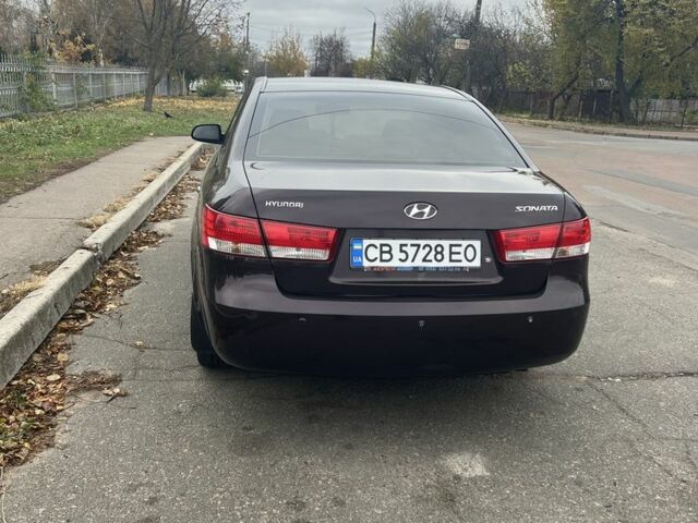 Красный Хендай Соната, объемом двигателя 2.4 л и пробегом 252 тыс. км за 5800 $, фото 4 на Automoto.ua