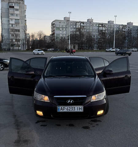 Червоний Хендай Соната, об'ємом двигуна 2 л та пробігом 225 тис. км за 5000 $, фото 17 на Automoto.ua