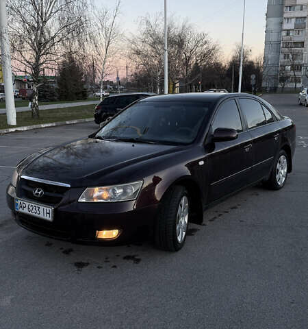 Червоний Хендай Соната, об'ємом двигуна 2 л та пробігом 225 тис. км за 5000 $, фото 7 на Automoto.ua