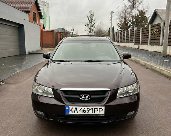 Красный Хендай Соната, объемом двигателя 2 л и пробегом 348 тыс. км за 6800 $, фото 15 на Automoto.ua